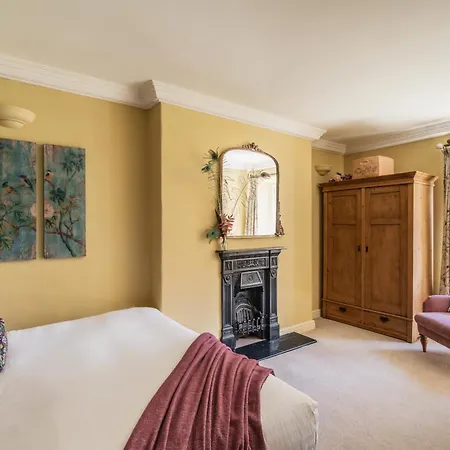 No 3, In Staveley Holiday home *